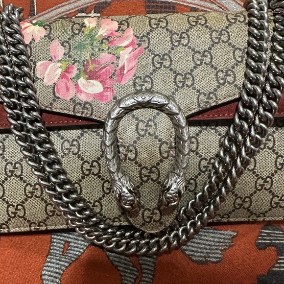 GUCCI ❤️🌟DIONYSUS GG SUPREME BLOOMS W/ SILVER-TONED TIGER HEAD CLOSURE⭐️ - Picture 3 of 14